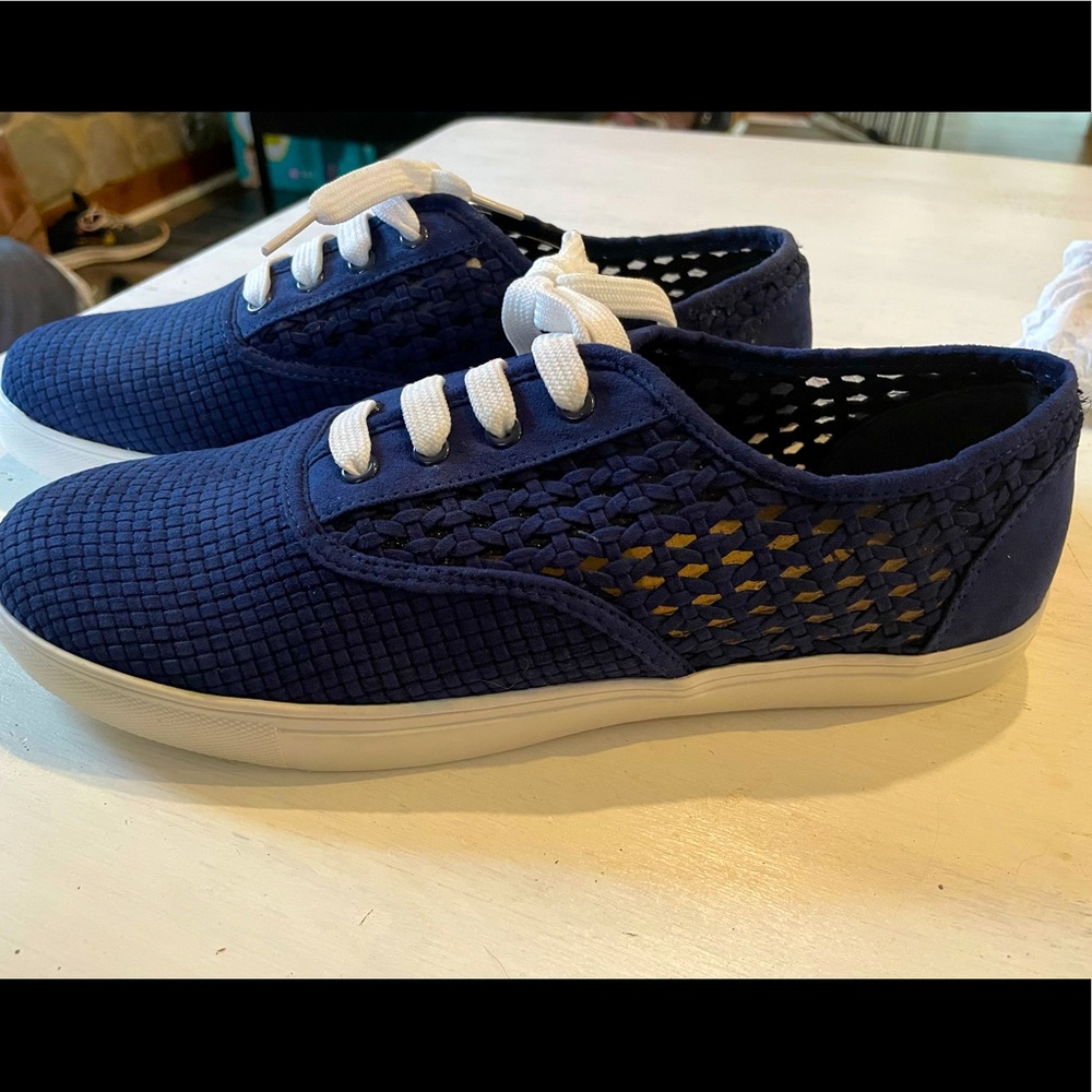 JustFab- Navy Size 9 Selena Fashion shoes